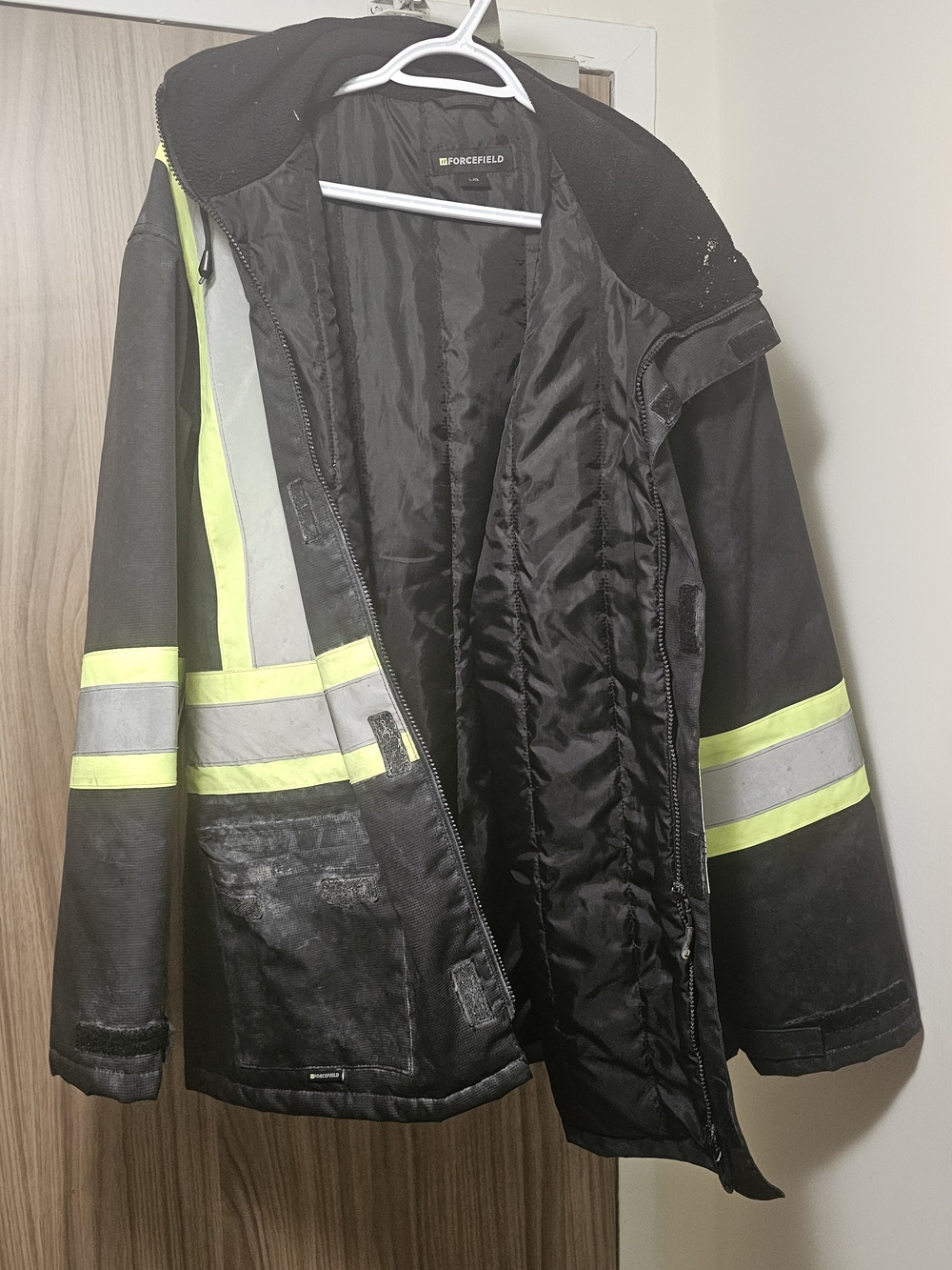 Black High-Visibility Reflective Work Jacket with Yellow Stripes - Forcefield